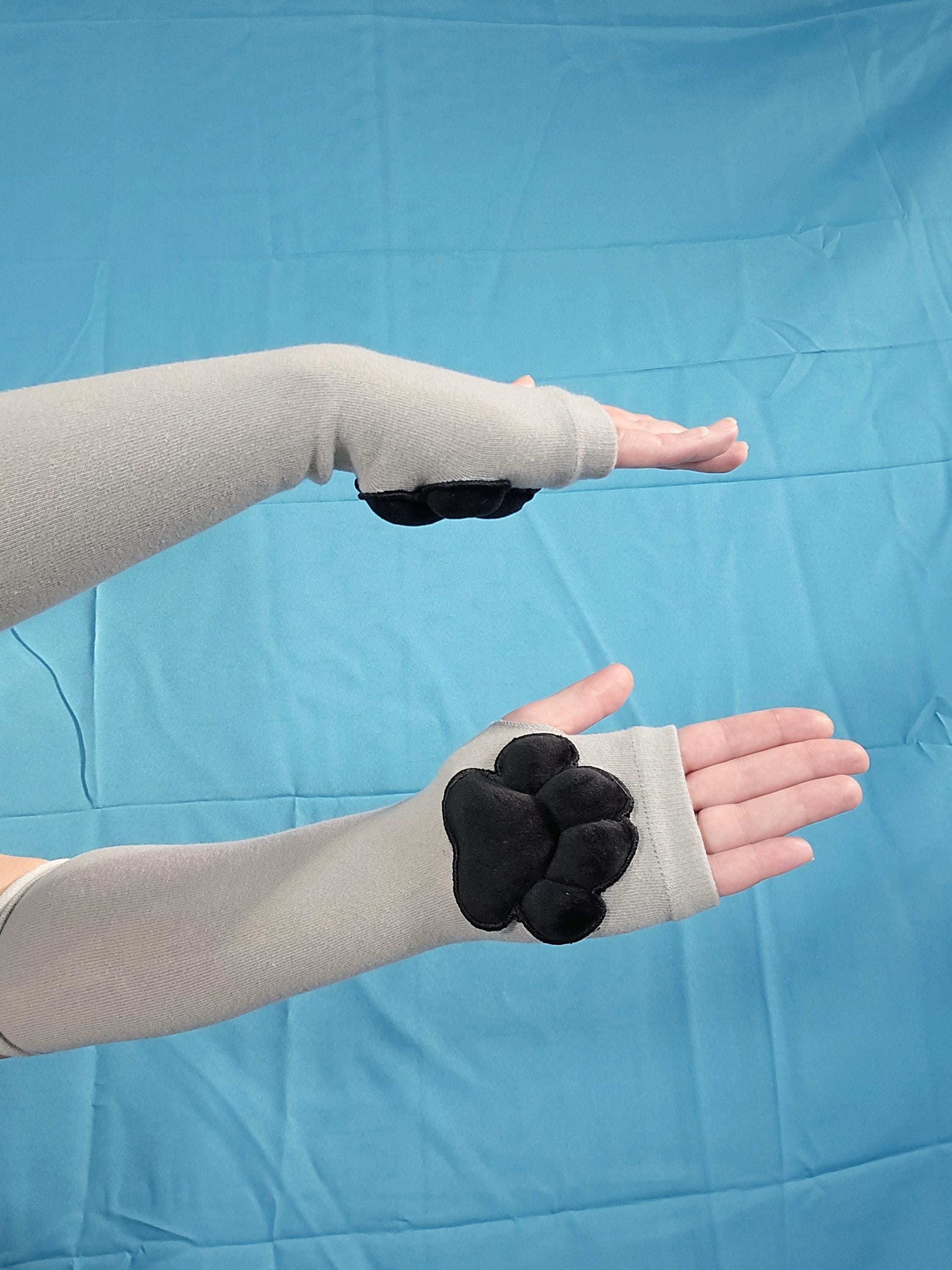 Plush Mochi Black Paw Pad on Fingerless Gray Gloves