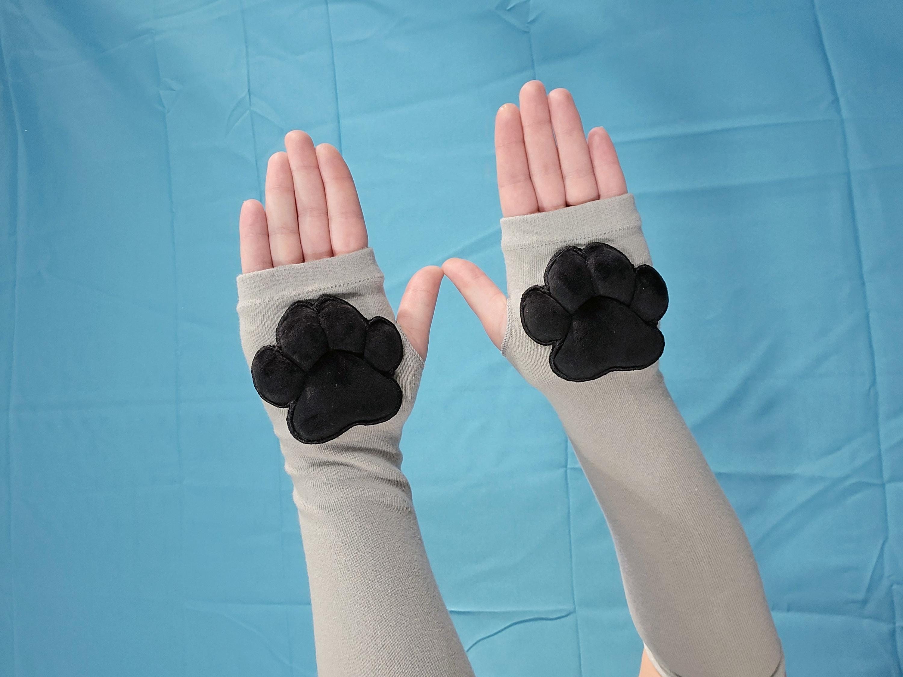 Plush Mochi Black Paw Pad on Fingerless Gray Gloves