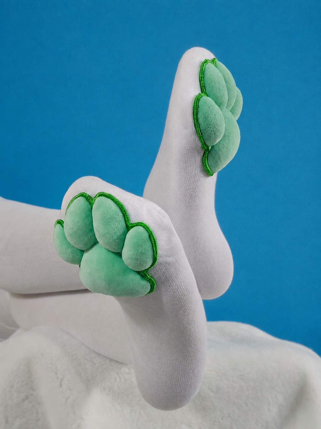 Plush Mochi Paw Socks - Green & White Thigh Highs